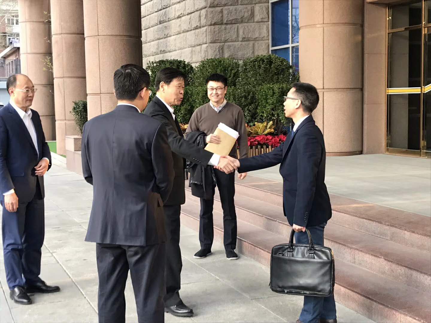 熱烈祝賀晟鼎精密儀器參加李克強(qiáng)總理組織的《關(guān)于企業(yè)稅負(fù)改革座談會(huì)》 熱烈祝賀晟鼎精密儀器參加李克強(qiáng)總理組織的《關(guān)于企業(yè)稅負(fù)改革座談會(huì)》