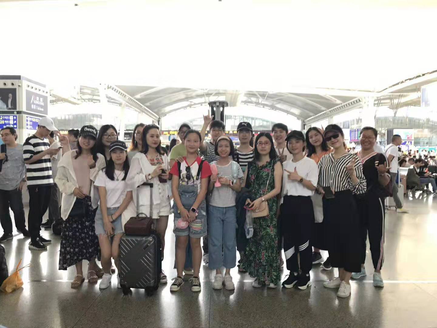 合影4.jpg 合影4.jpg